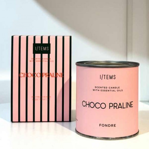 Ароматна свещ CHOCO PRALINE - млечен шоколад / печени лешници / ванилия 'I-TEMS', 200 г Ароматна свещ CHOCO PRALINE - млечен шоколад / печени лешници / ванилия 'I-TEMS', 200 г